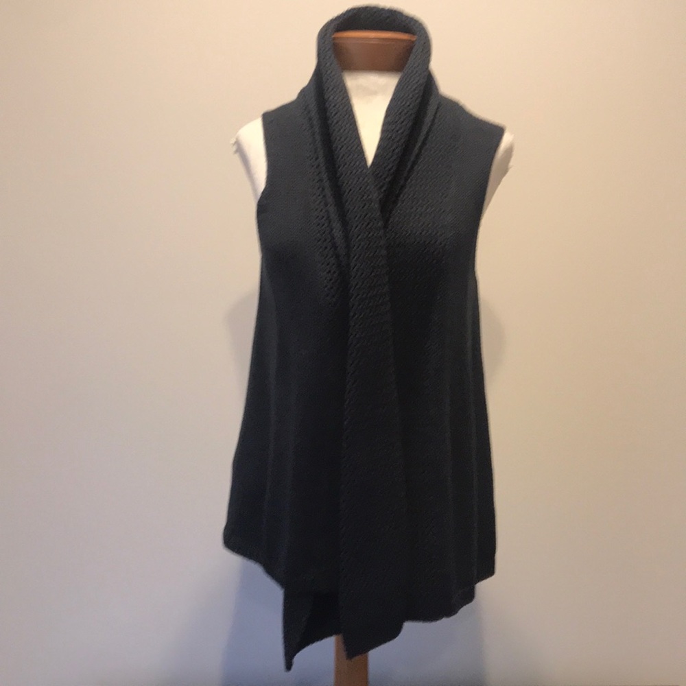 GAP Sweater Vest